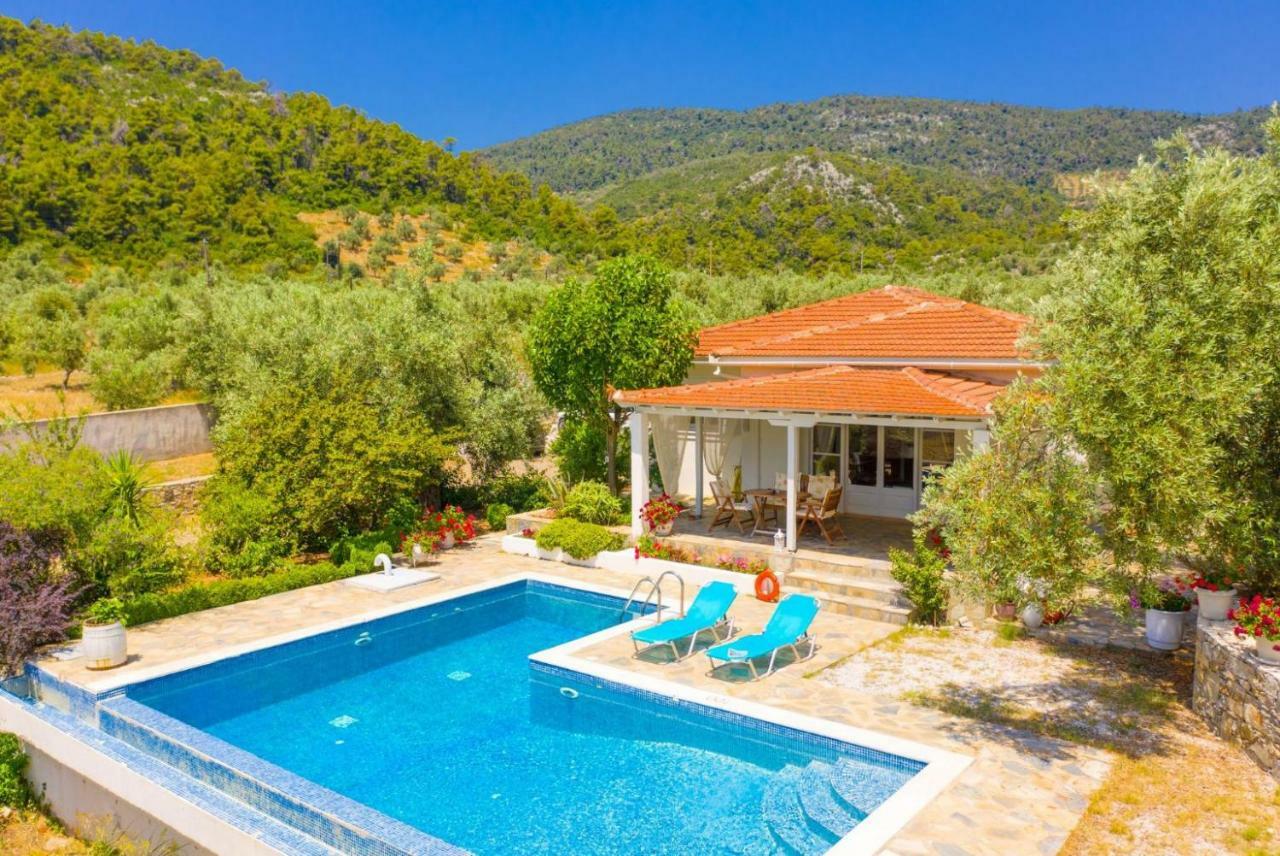 Villa Tassoula Isomata Экстерьер фото