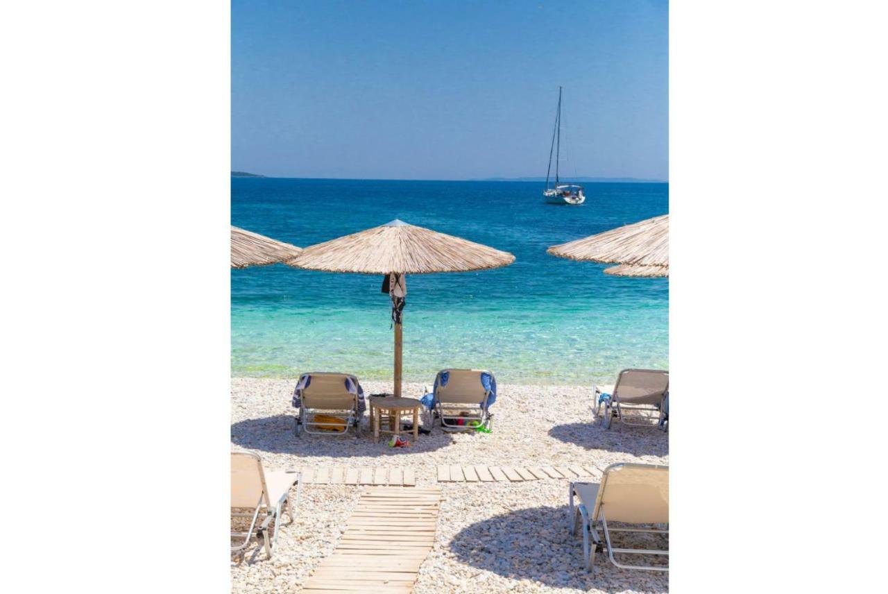Villa Tassoula Isomata Экстерьер фото