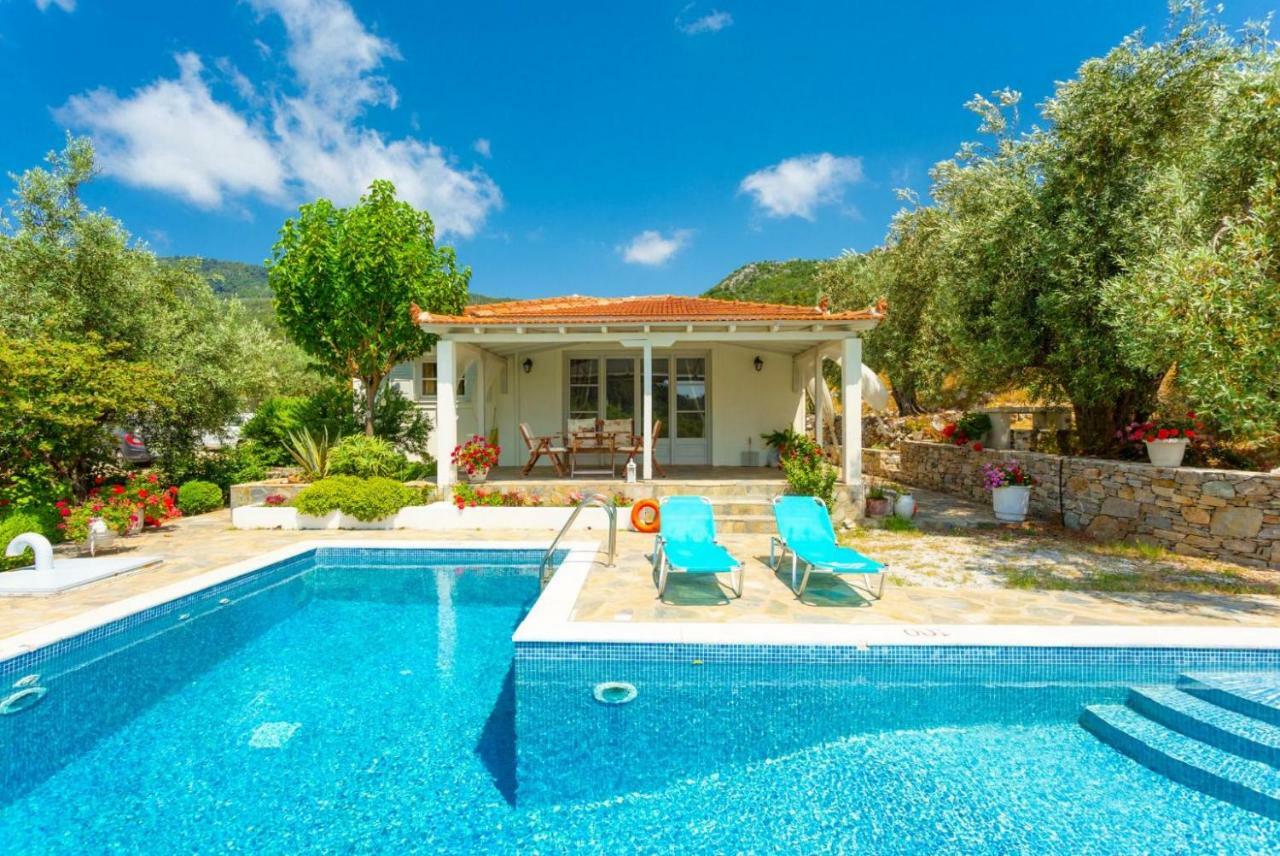 Villa Tassoula Isomata Экстерьер фото