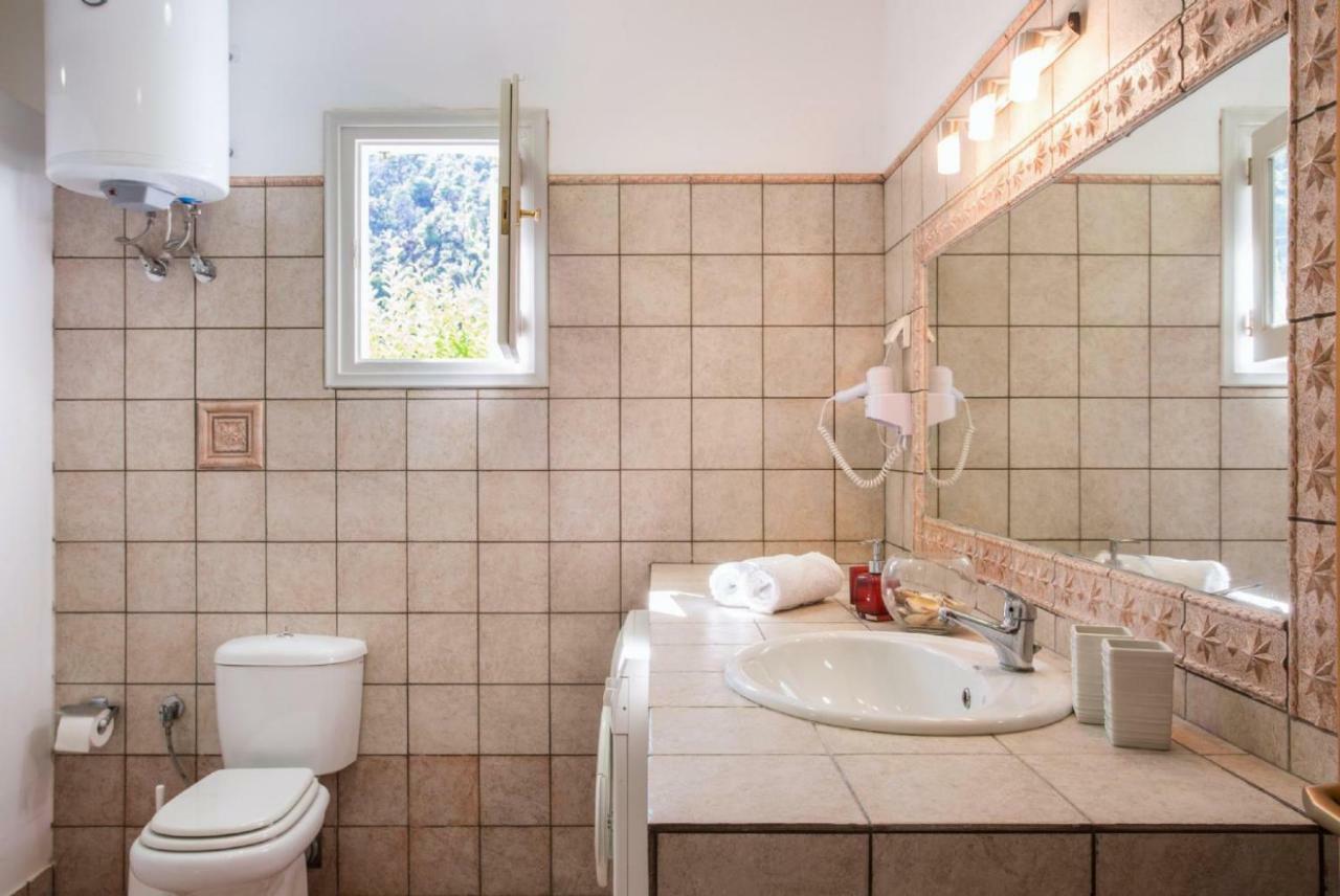 Villa Tassoula Isomata Экстерьер фото